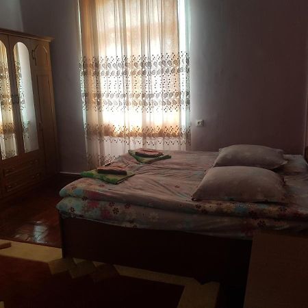 Guest House Adigeni ภายนอก รูปภาพ