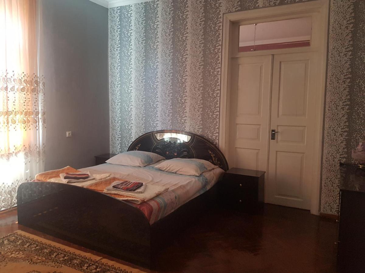 Guest House Adigeni ภายนอก รูปภาพ