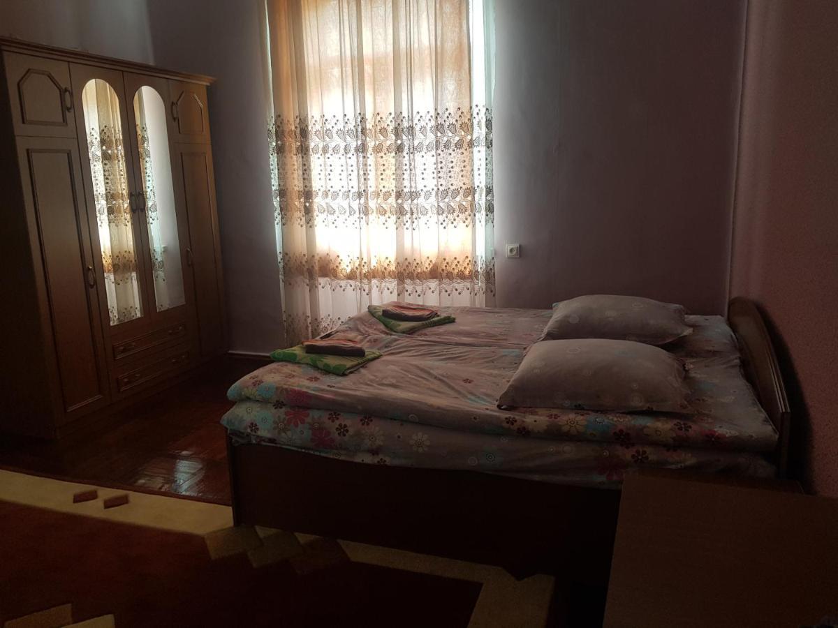 Guest House Adigeni ภายนอก รูปภาพ