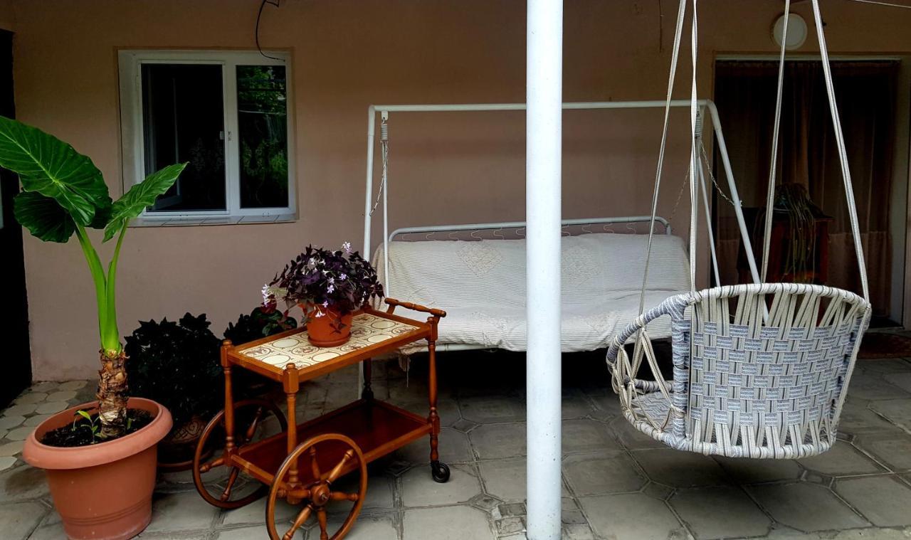 Guest House Adigeni ภายนอก รูปภาพ