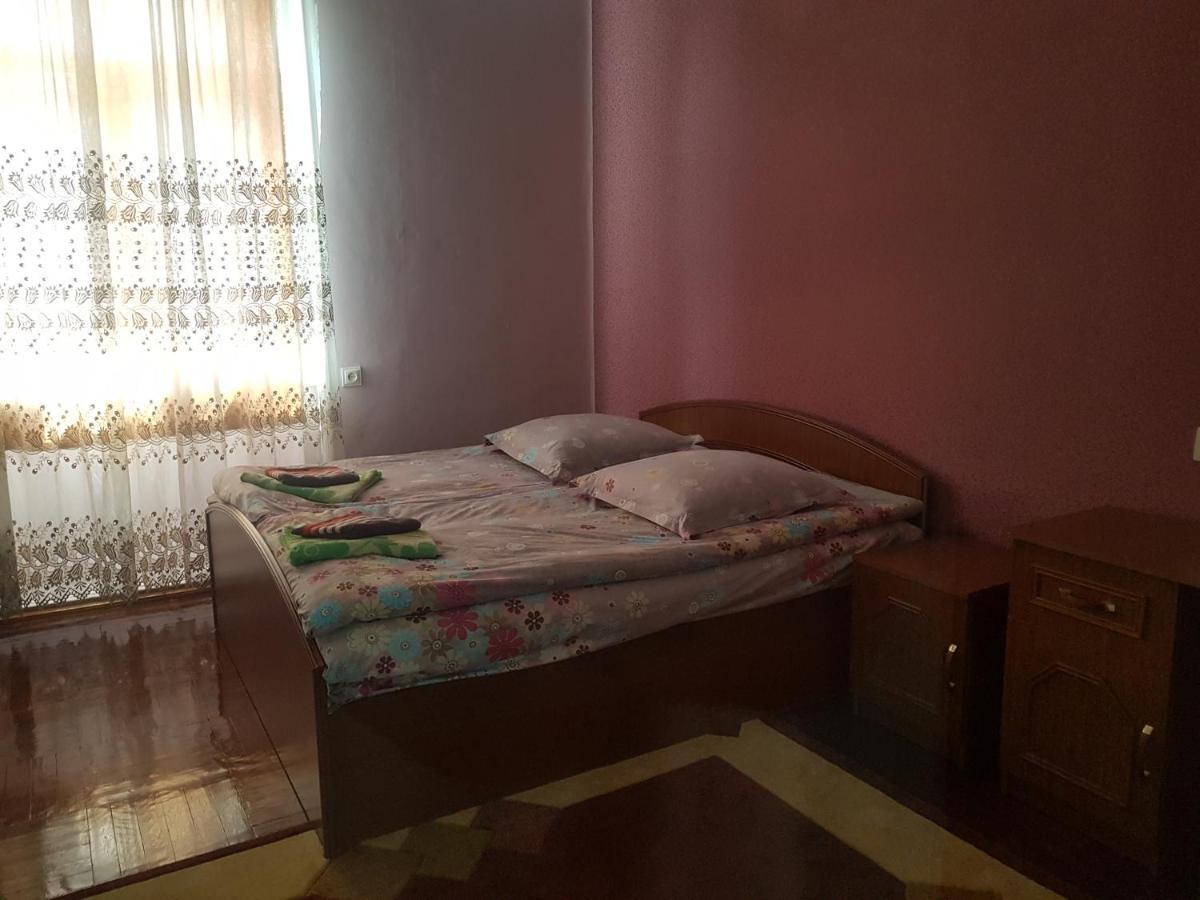Guest House Adigeni ภายนอก รูปภาพ